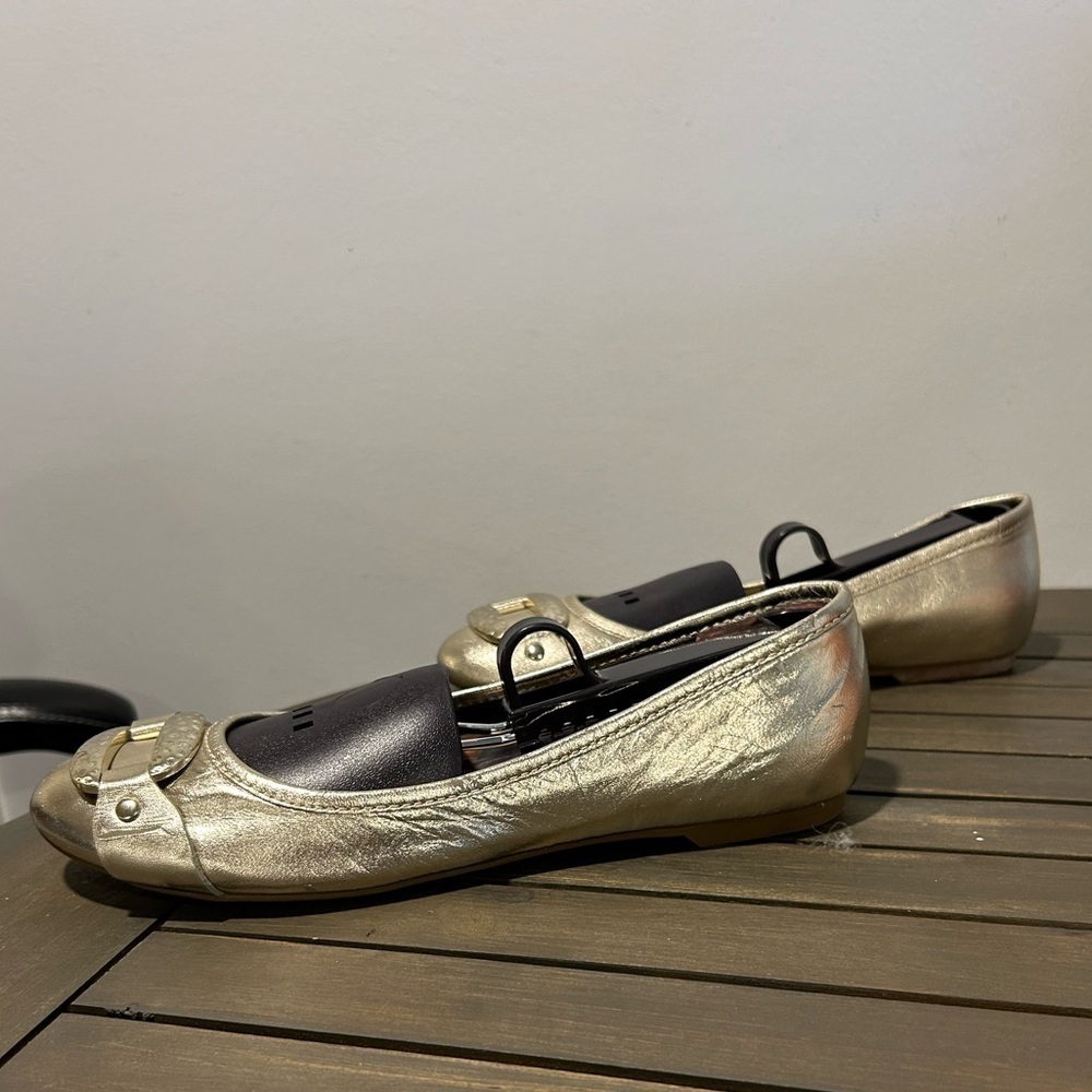 {Joan & David} Luxe Buckle Toe Flats - Picture 2 of 6